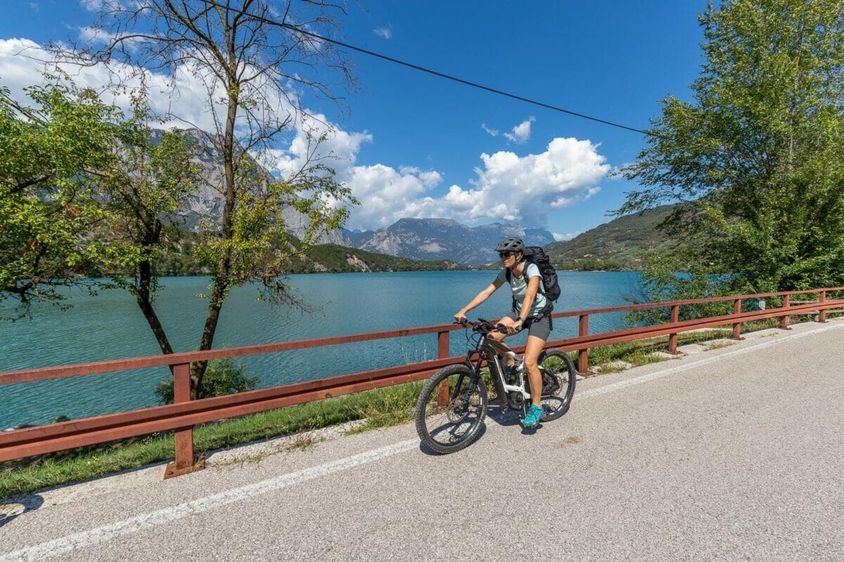 Lake Cavedine by bike